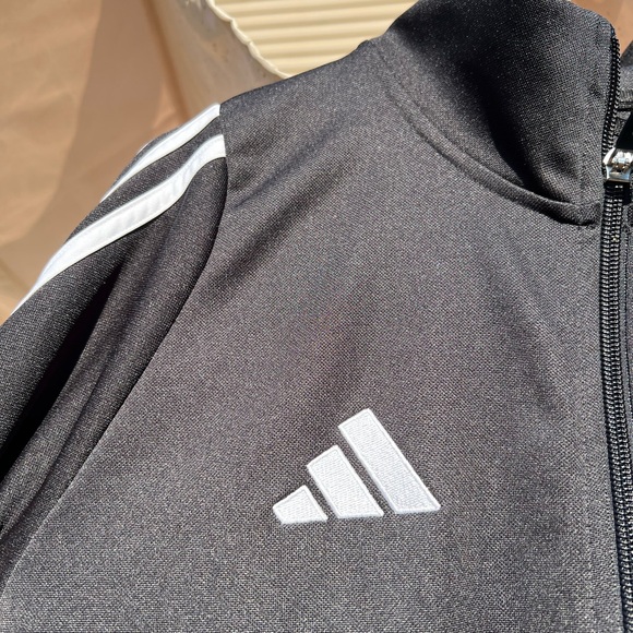 Adidas Men's Black and Gray Windbreaker - Picture 3 of 5